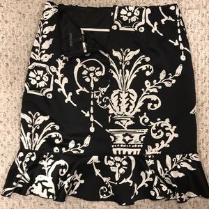 Closet sale!! WHBM Like new! beautiful peplum skirt Size 4/6